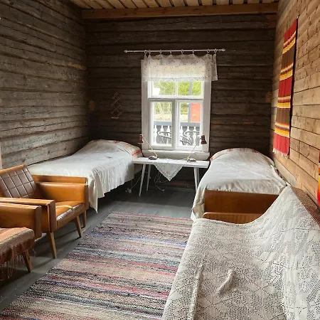 Vintage Atmospheric Log House Villa